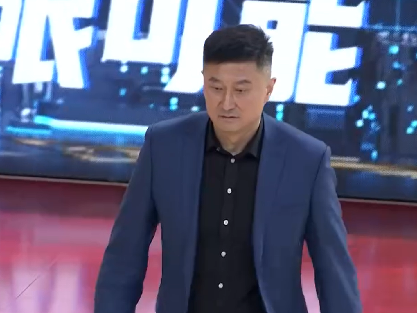 星空娱乐链接-不可思议！广东队3分球20中1，半场输上海26分 杜锋暴跳如雷