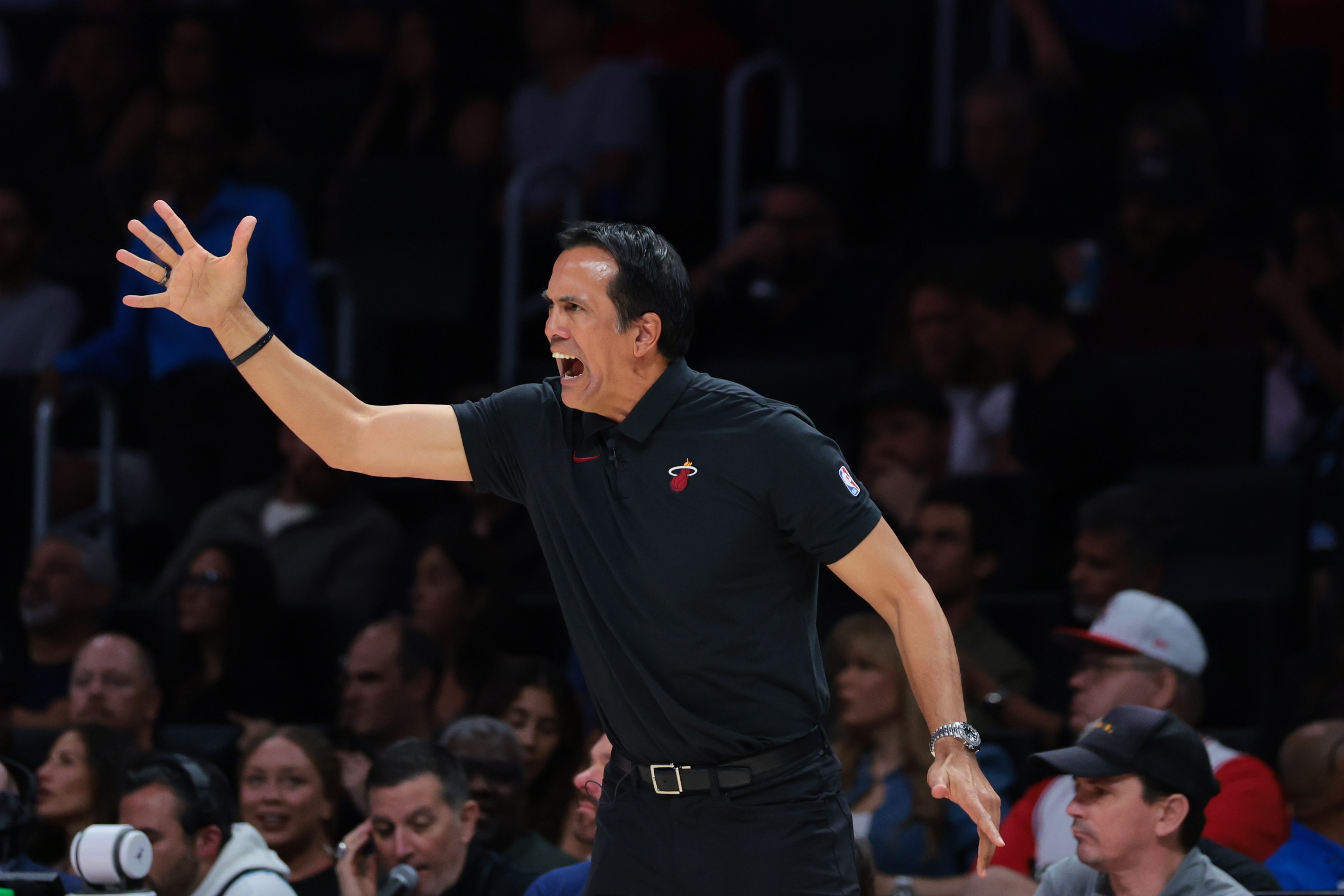 星空娱乐链接-热火魔术裁判报告：全场无漏判错判！吹热火5秒违例为正确判罚